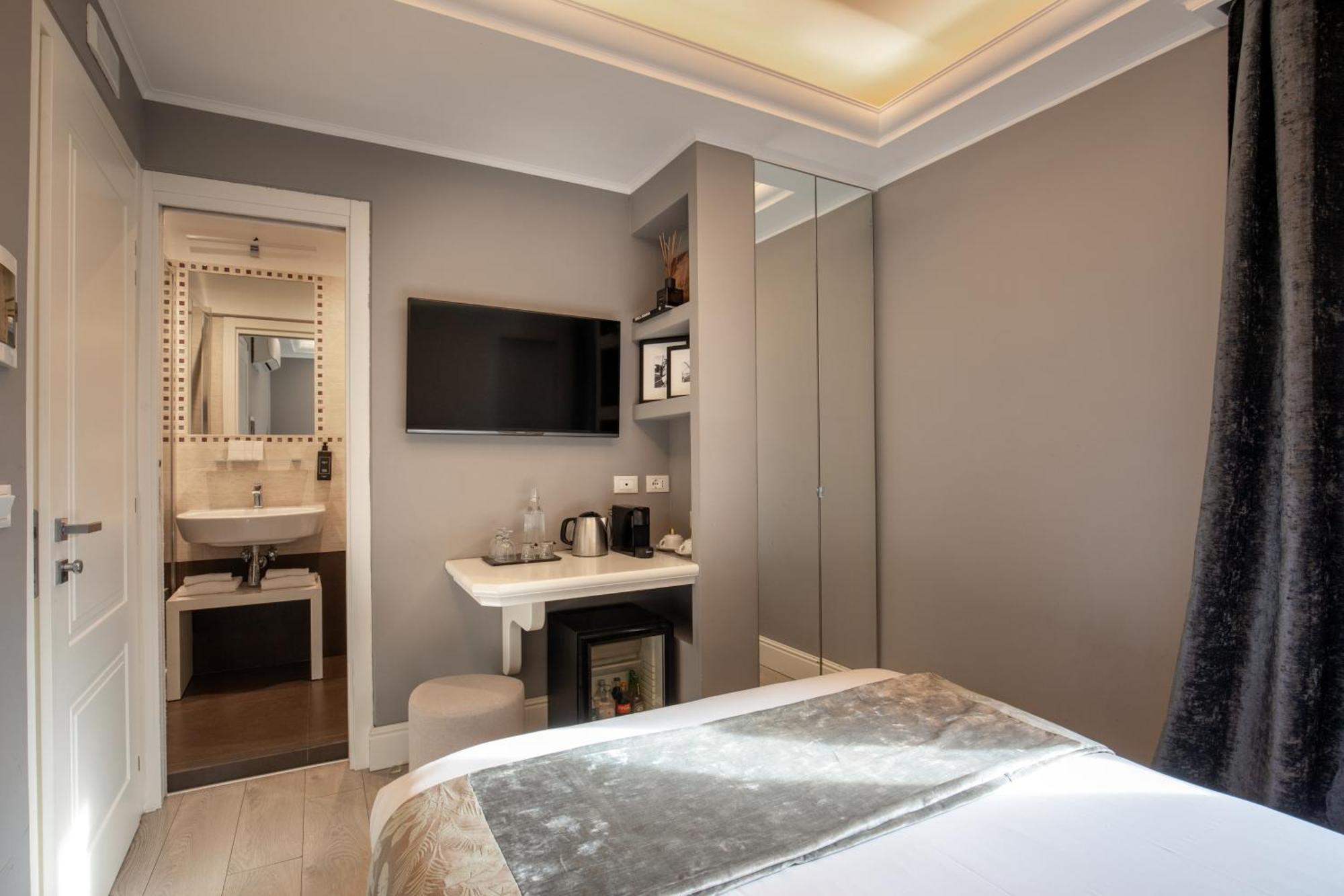 Naman Hotellerie - Spagna Рим Екстериор снимка
